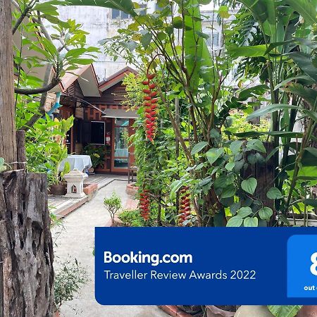 Noom Guesthouse Lop Buri Esterno foto