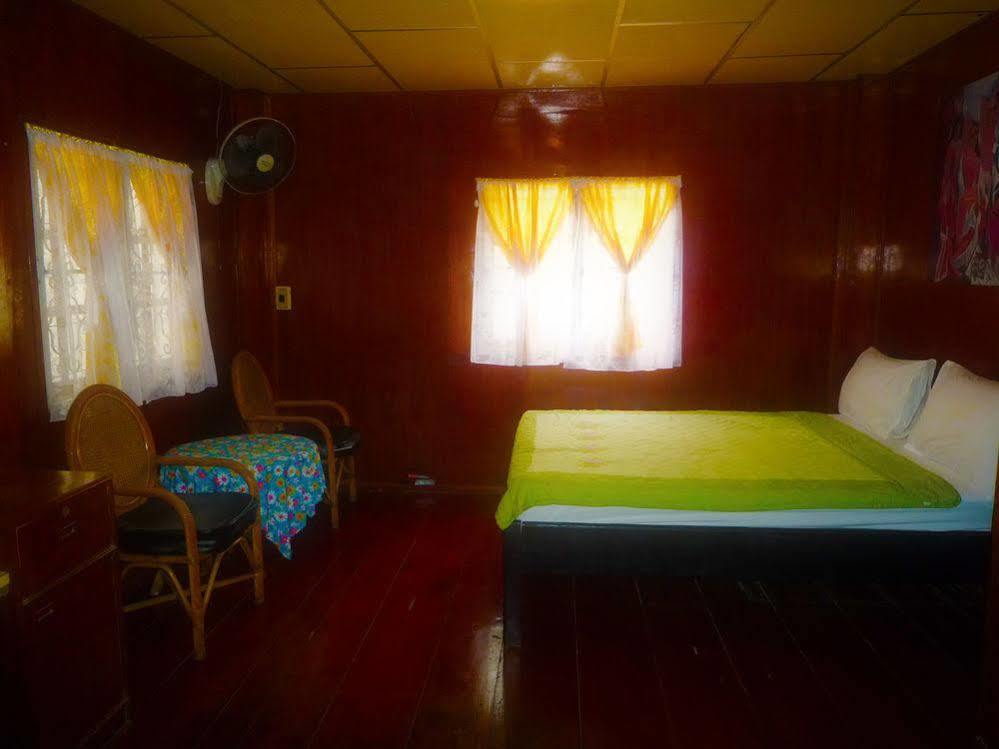 Noom Guesthouse Lop Buri Esterno foto